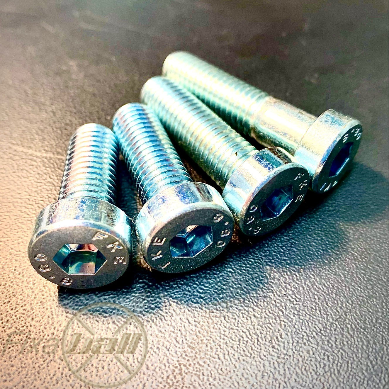 M5, Socket Screw, Low Cap, ZINC, High Tensile/ 8.8, DIN 7984 Socket Screw, Low Cap Head M5, Socket Screw, Low Cap, ZINC, High Tensile/ 8.8, DIN 7984 METRIC - Low Cap Head